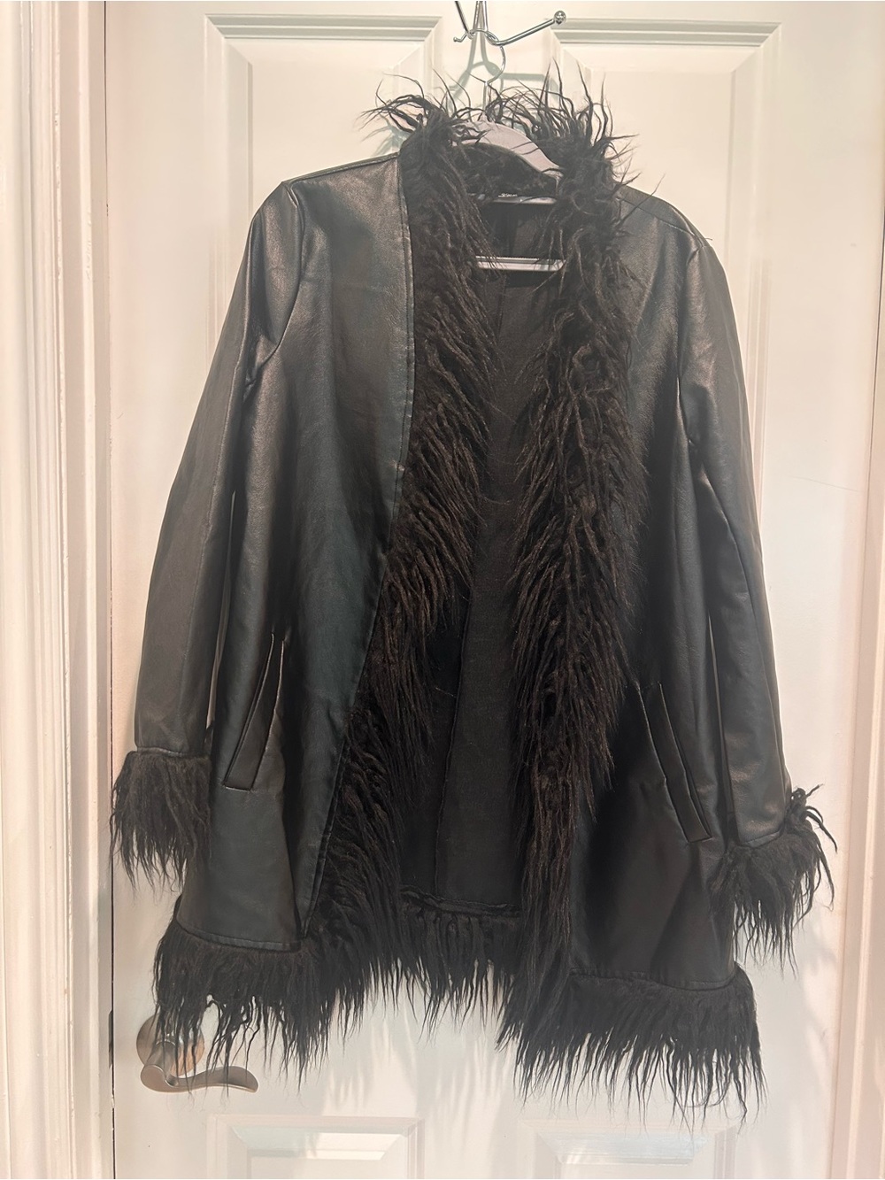 Black Faux Leather Feather Trim Festival Jacket Boho Western Chic - Picture 3 of 6